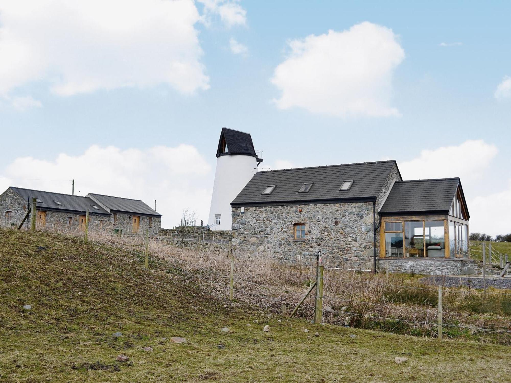 The Top Barn Coedana 外观 照片